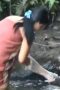 Ngintip Wanita mandi di sungai Ngintip Wanita mandi di sungai