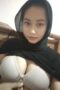 Jilbab Hitam Toge di ruang tamu Jilbab Hitam Toge di ruang tamu