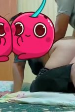 Doggy Ngewe kacamata di kost pintu di buka sensor muka emoticon