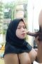 Jilbab nyepong tato di susu gantungan rak hijau Jilbab nyepong tato di susu gantungan rak hijau