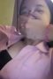 Grepe ayang di ruang tamu baju pink Grepe ayang di ruang tamu baju pink