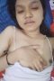 Silvia SMA remas tete baju putih Silvia SMA remas tete baju putih
