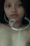 Erna SMK remas tete earphone putih Erna SMK remas tete earphone putih