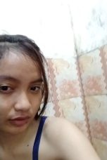 Rara colmek baju biru kamar mandi