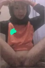 Nur Elisya jilbab hitam duduk pamer memek lemari ep2 pt2